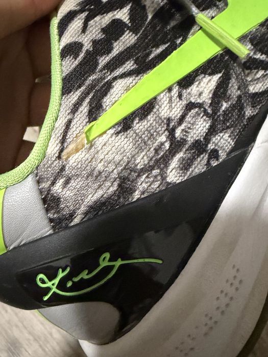 Kobe 8 Graffiti