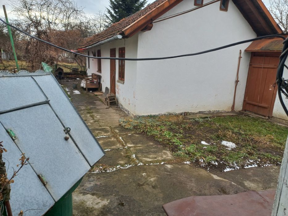 Будинок і земелна ділянка