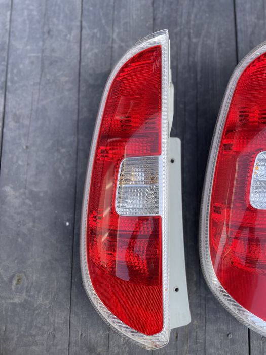 Задні фонарі,фонари шкода румстер,skoda roomster,praktik,практик,стопи