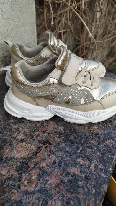 Buty sportowe dziewczęce rozm.33