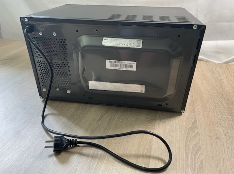 Kuchenka mikrofalowa LG NeoChef™ MH6535GIS (25L)