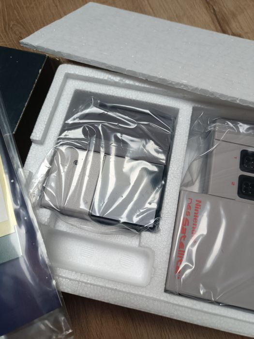 Nintendo NES Satellite - Novo