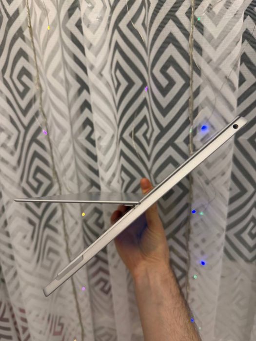 Microsoft Surface 5 pro 1807 4/128gb как новый