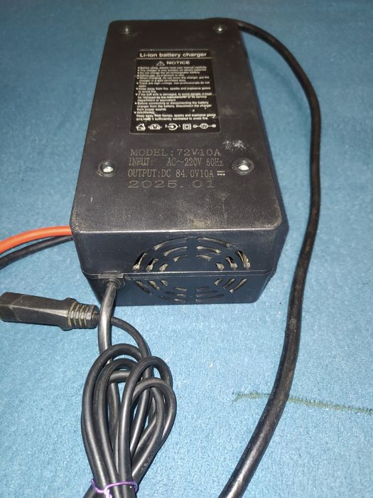 Зарядное устройство для электроскутера 72в10а