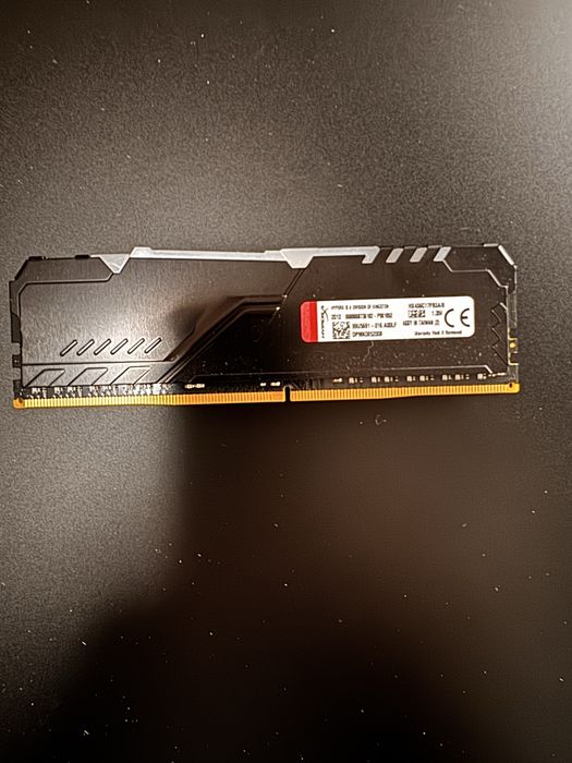 HyperX kostka RAM DDR4 LED