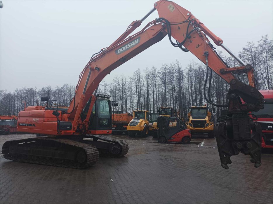 Wypożyczalnia Koparka gąsiennicowa Doosan DX 255 LC-3  wynajem koparki