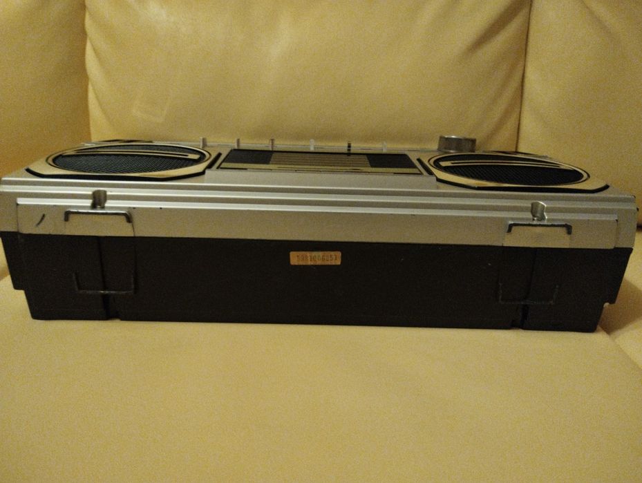 Магнитола TOSHIBA RT-135S Bom Beat.