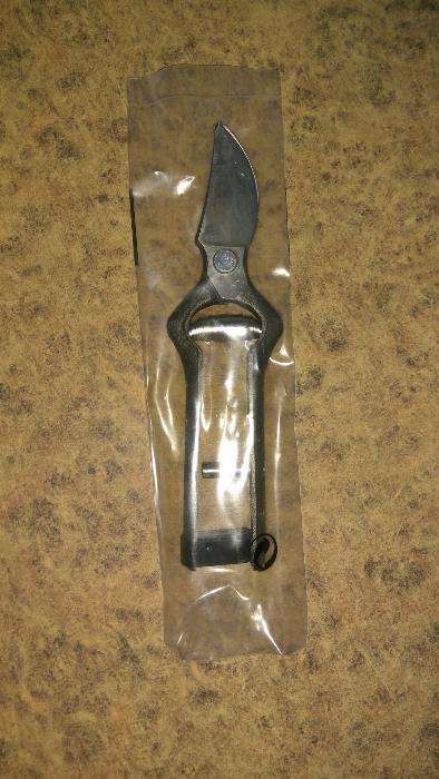 Tesoura da vindima Carpa, nova