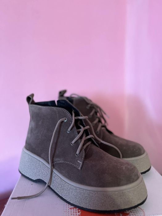 Демісезонні жіночі боти