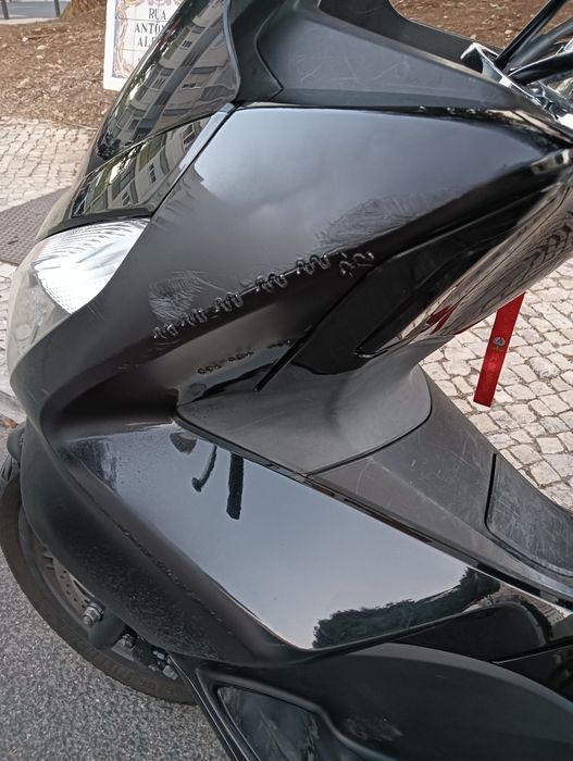 Honda PCX 2017 preta