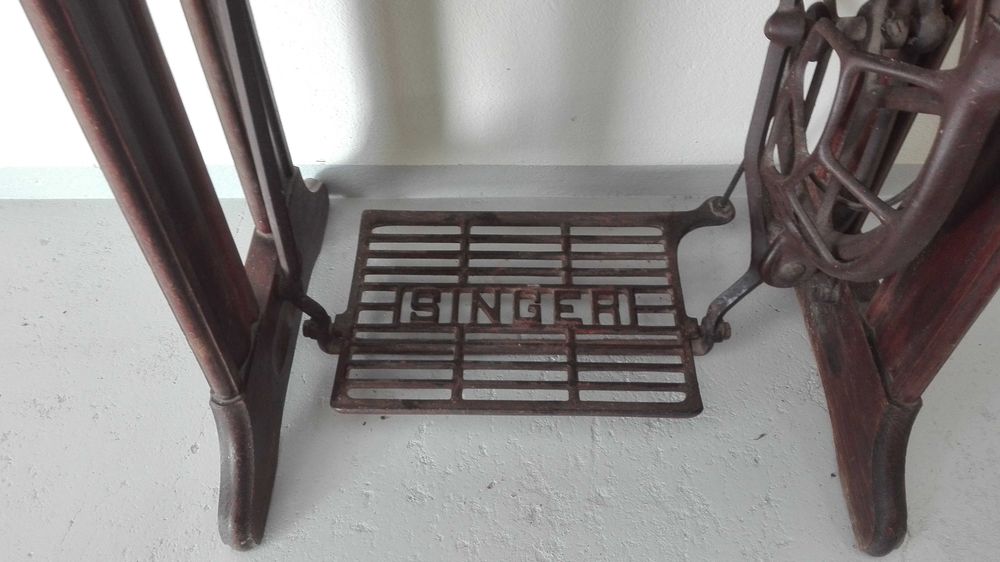 Máquina de Costura Singer
