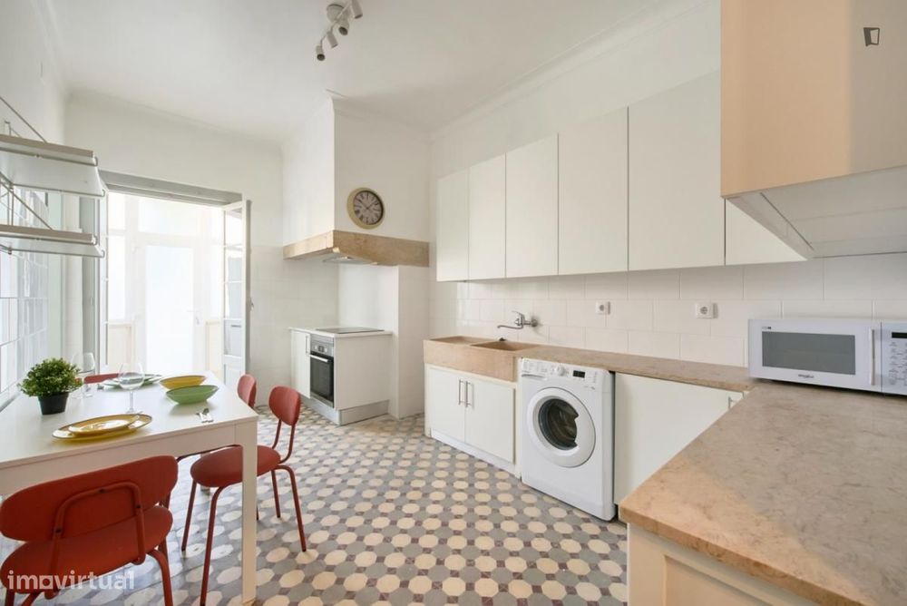 Quarto - localizado em Alameda Lisbon