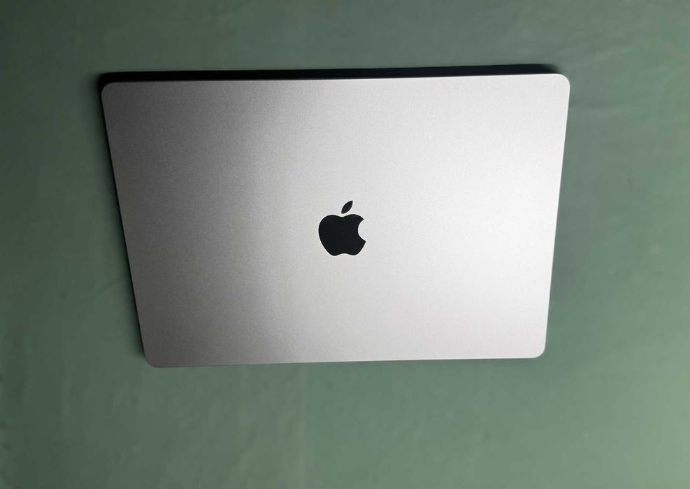 MacBook Air 15' M2 16GB SSD 2T Cinza em estado novo
