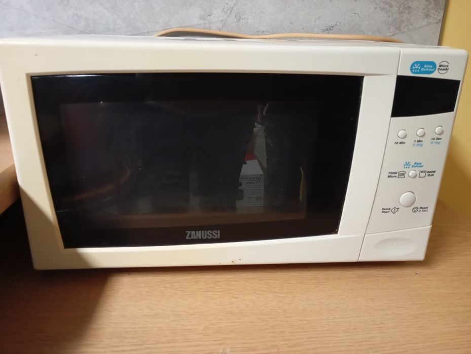 Mikrofalówka w bardzo dobrym stanie