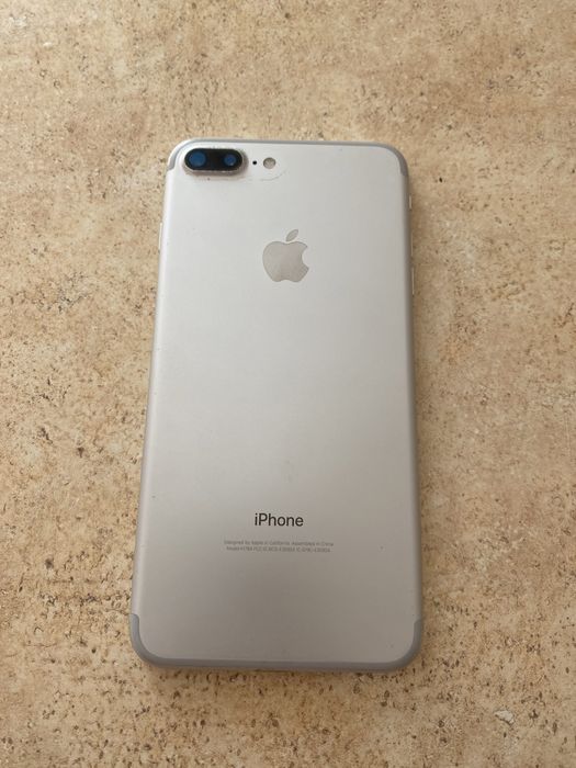 Продам б/у телефон IPhone 7 Plus 128gb Sillver