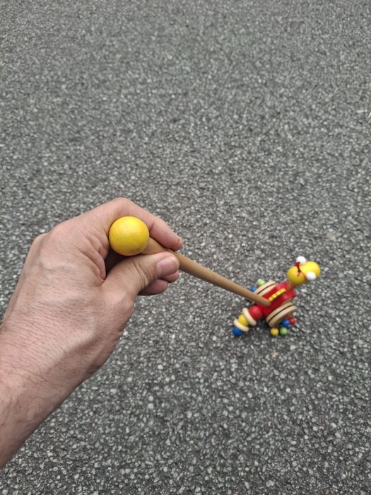 Brinquedo de Empurrar, Lagarta, em Madeira para Criança