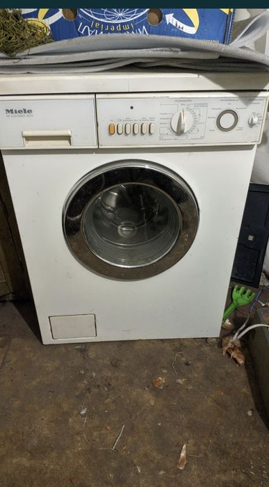 Продам стиральную машину w719 Miele