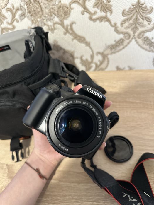 Фотоапарат Canon 1100D повний комплект в ідеальному стані