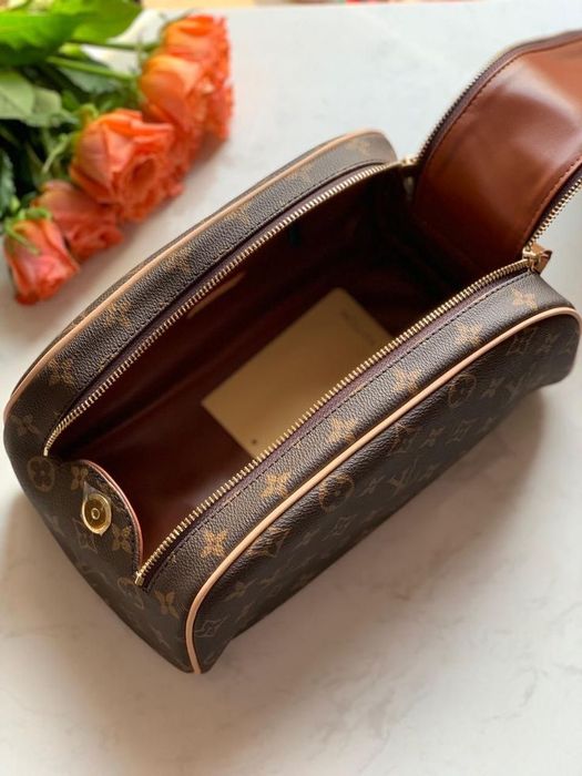 Necessaire Louis Vuitton Dopp Kit