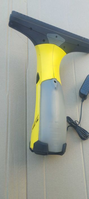 Акумуляторний віконний пилосос WV 50 plus