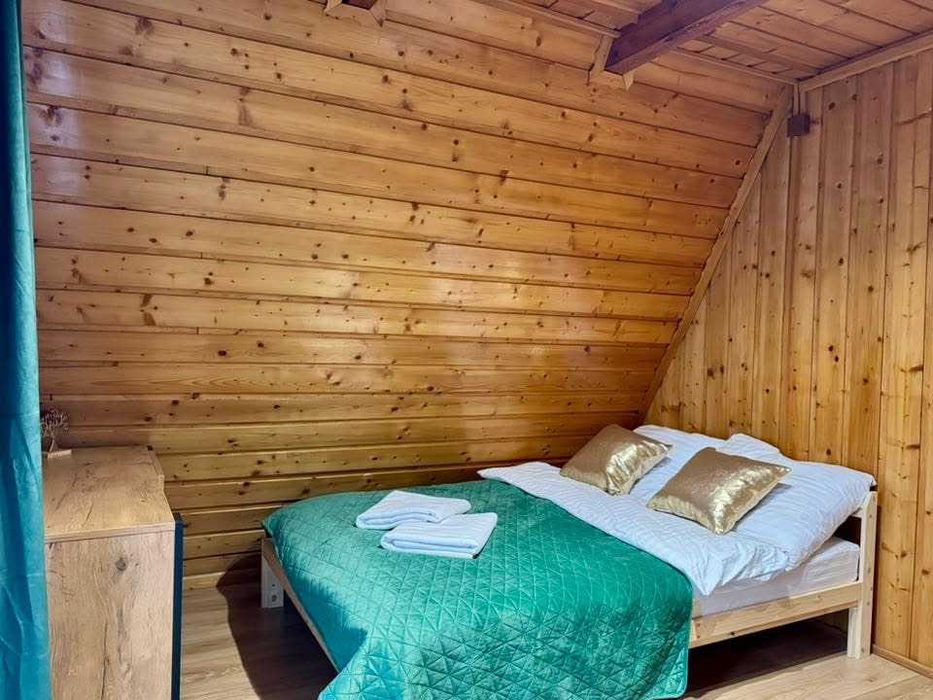Widok na jezioro i relaks dla 13 osób – sauna, balia, basen
