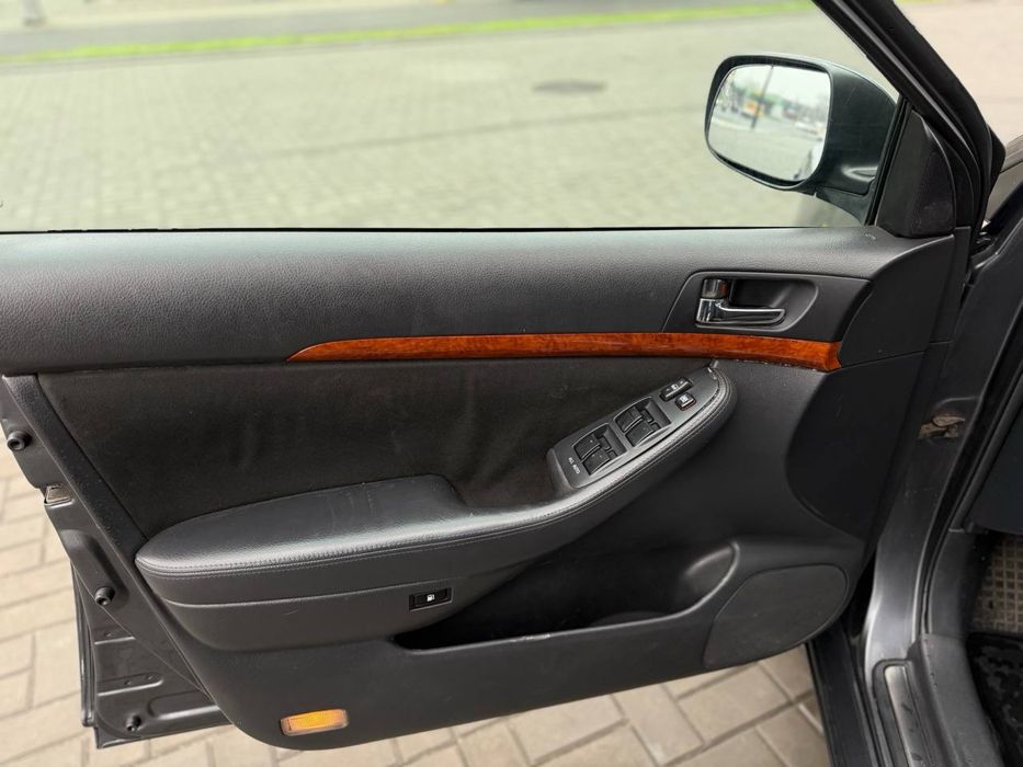 Toyota avensis 2008 рейстайлінг