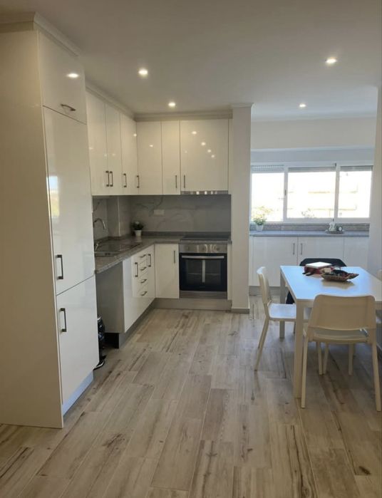 Arrenda-se Apartamento T1+1