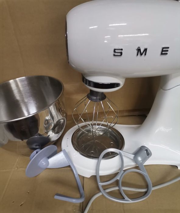 Robot planetarny Smeg SMF03