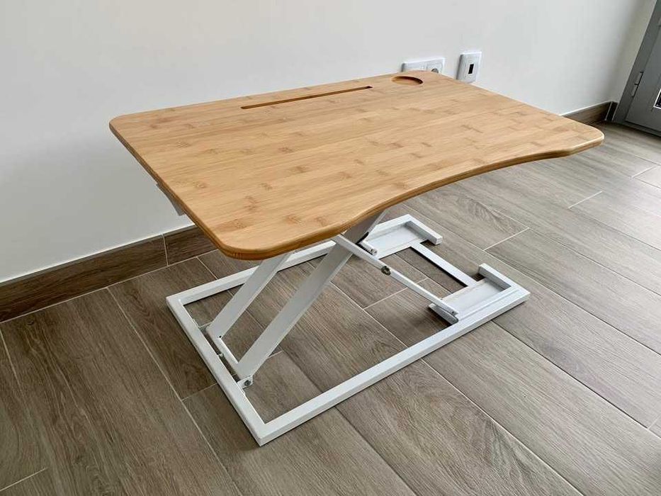 Secretária Ergonómica com altura regulável 73cm*48cm