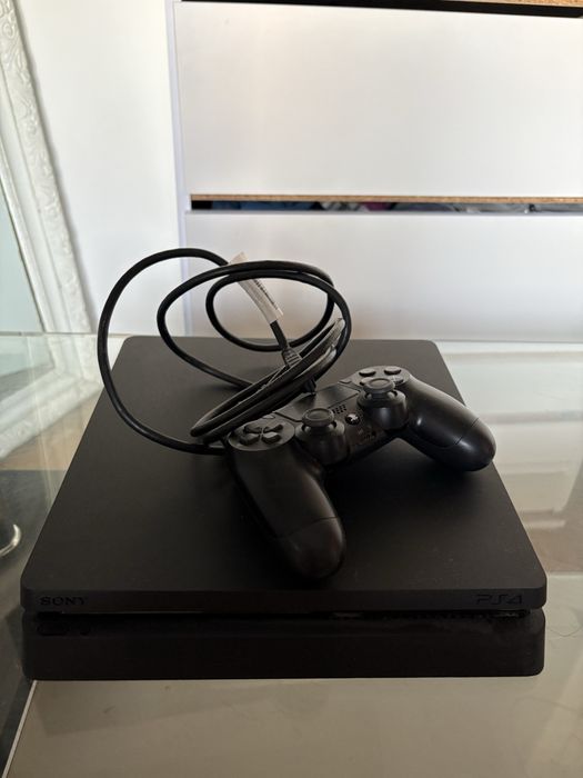 Konsola Playstation 4
