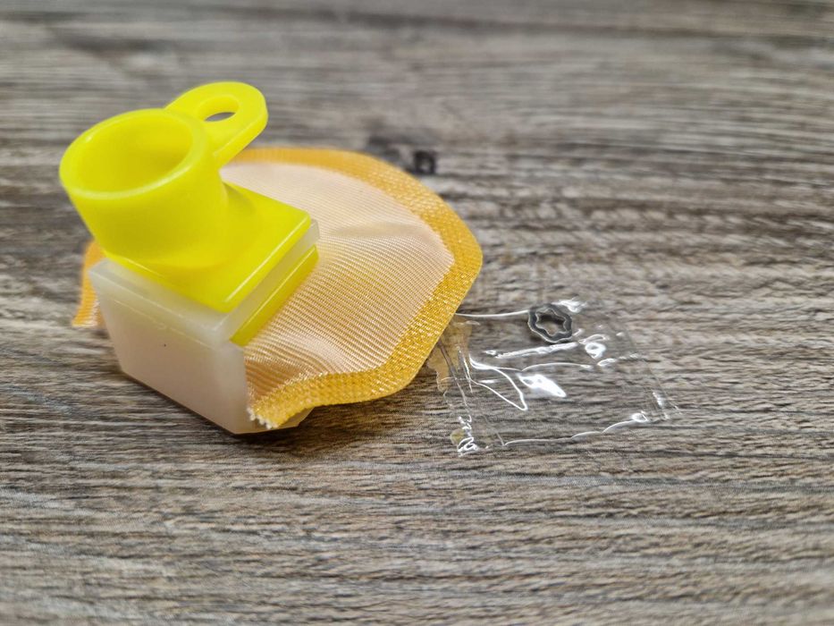 Фільтр паливного насосу мотоцикла SUZUKI