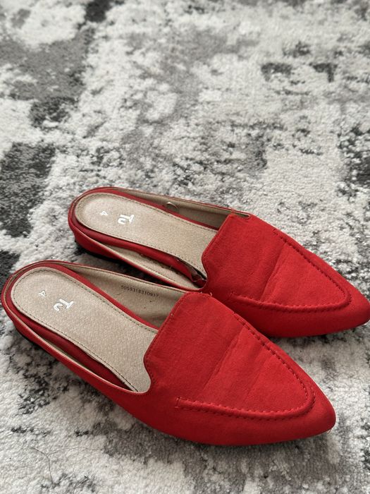 Стильні лофери , мюлі