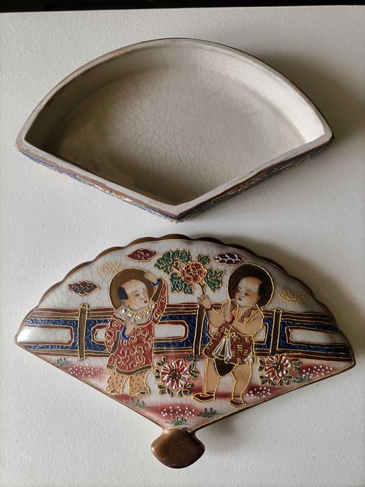 Caixa Oriental em Leque