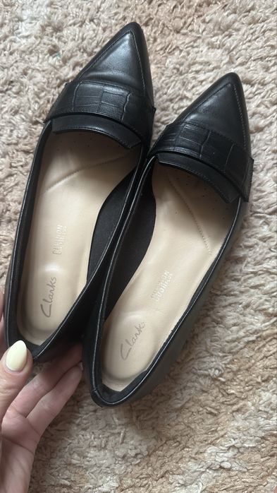 Шкіряні балетки Clarks жіночі