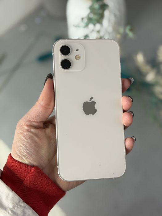 Apple iPhone 12 128Gb White. Neverlock. Б/в
