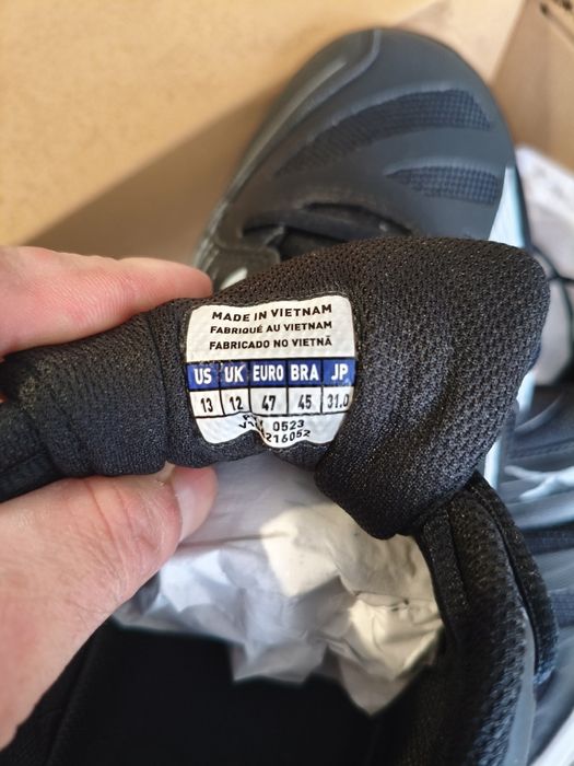 Чоловічі кросівки Mizuno 47 розміру