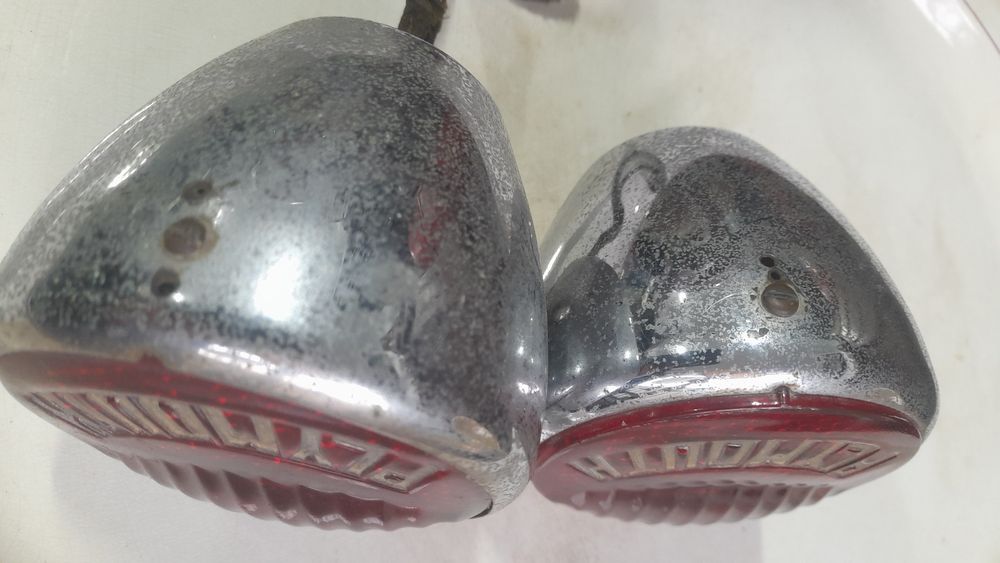 Faróis antigos Carro Plymouth