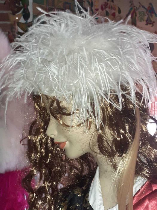 Chapéu de Plumas de avestruz " Raúl Viegas " Rua do Carmo Lisboa