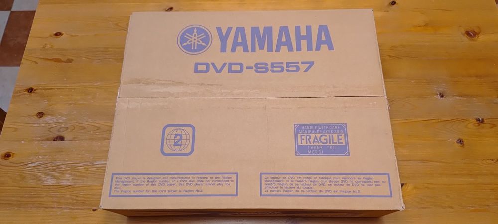 Odtwarzacz DVD Yamaha S-557