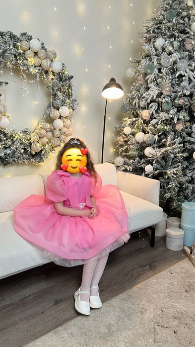 Плаття пишне на дівчинку 128см