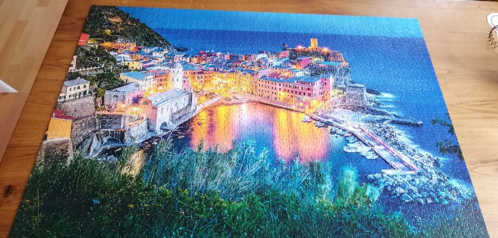 Puzzle Trefl Vernazza o zmroku 2000 kompletne