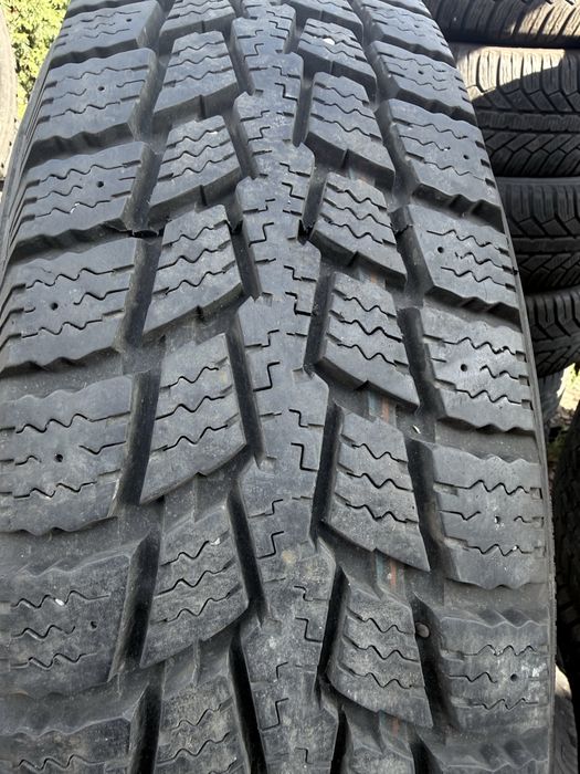 Хороші шини 235/85/16 Kumho