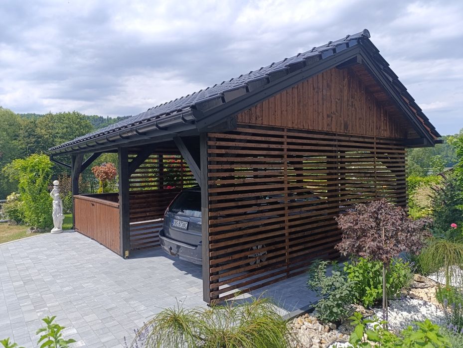 Wiata samochodowa drewniana