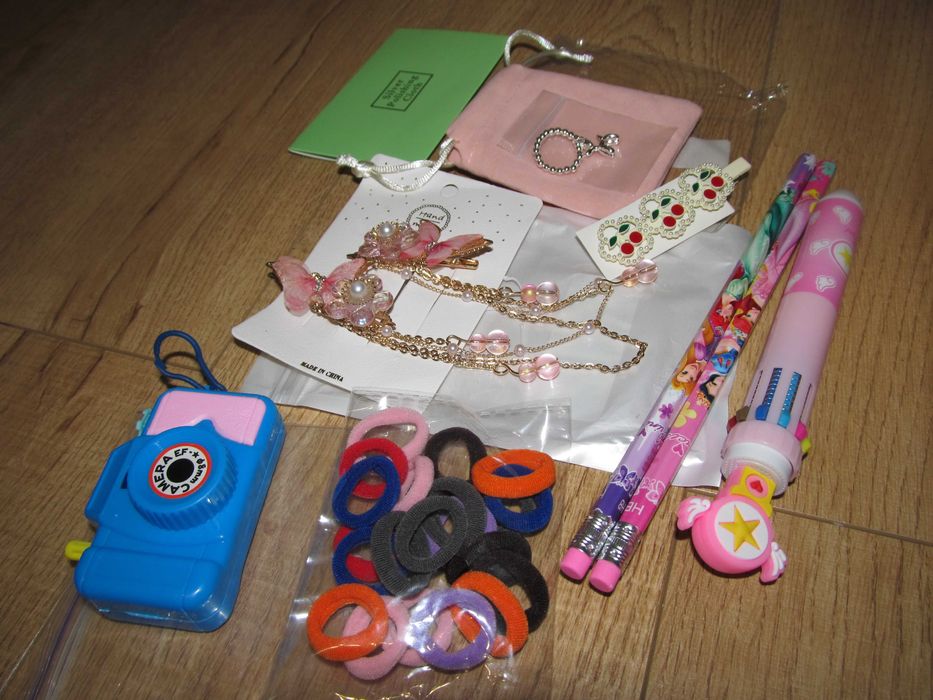 Заколка Метелики на волосся + подарунковий набір 8 шт