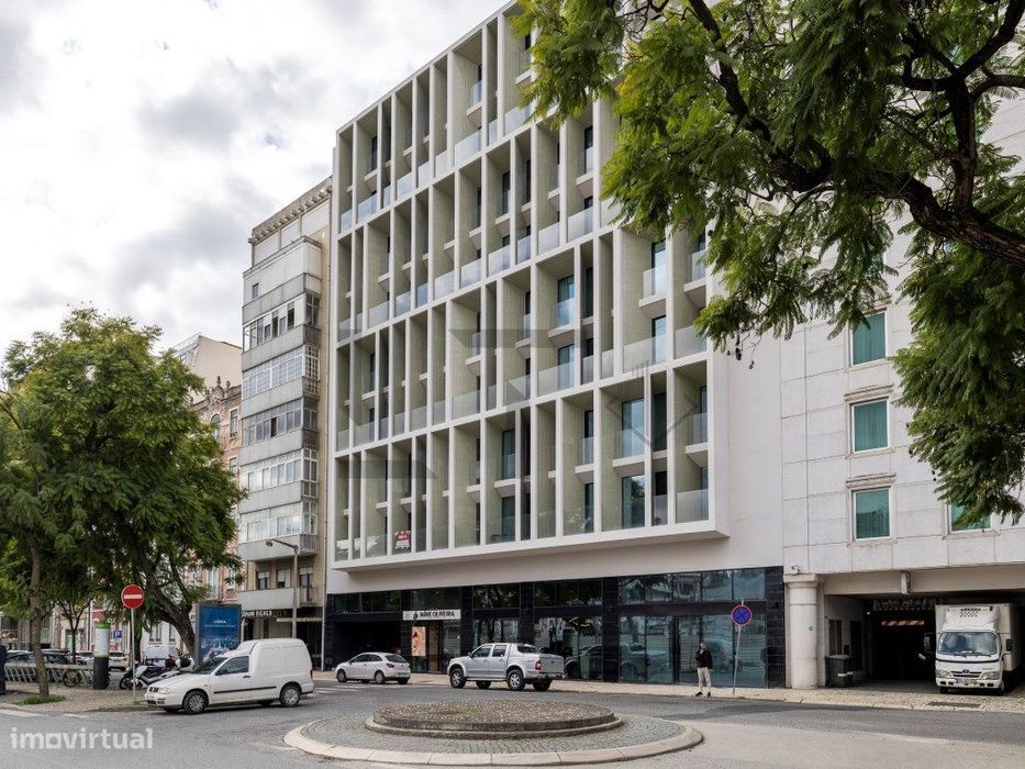 Apartamento Penthouse T4 Duplex com Terraço e Piscina Privativa par...