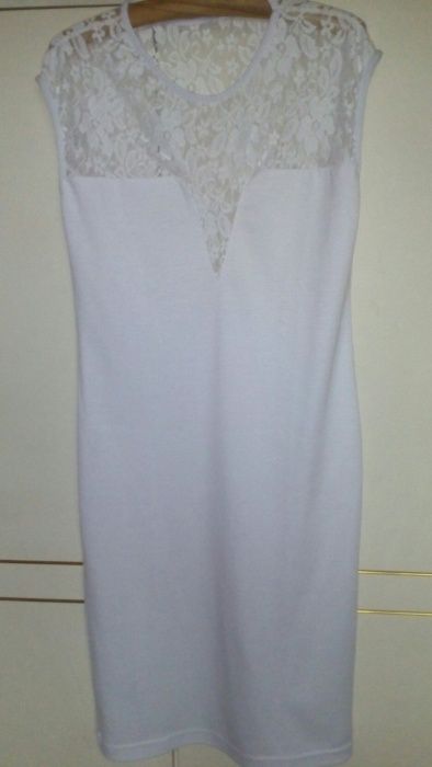 Biała sukienka z koronką roz.M