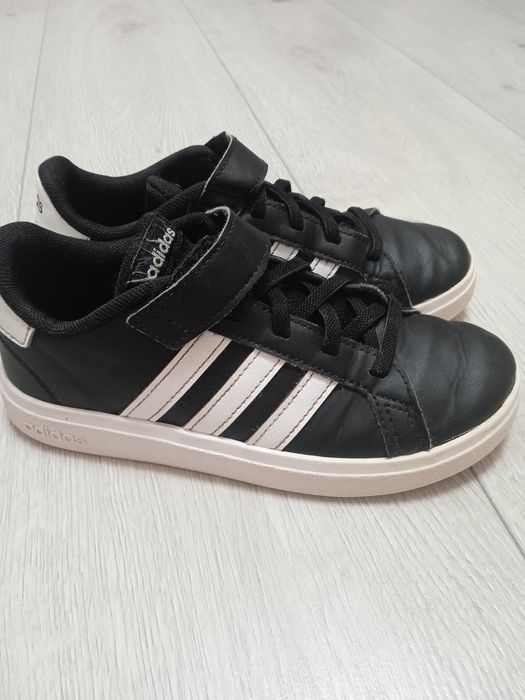 Дитячі кросівки adidas