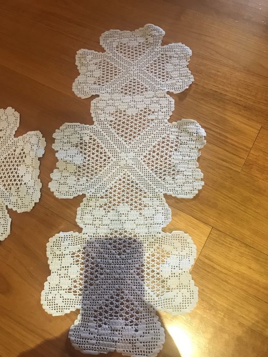 Panos em renda/naperons em crochet/linha fina