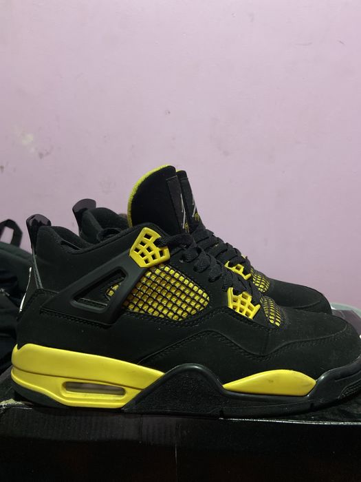 Jordan 4 thunder
