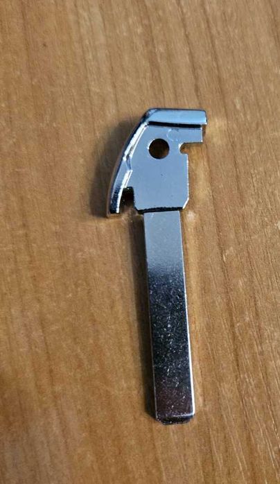 Продам лезвие аварийное VA2 для пежо 508.